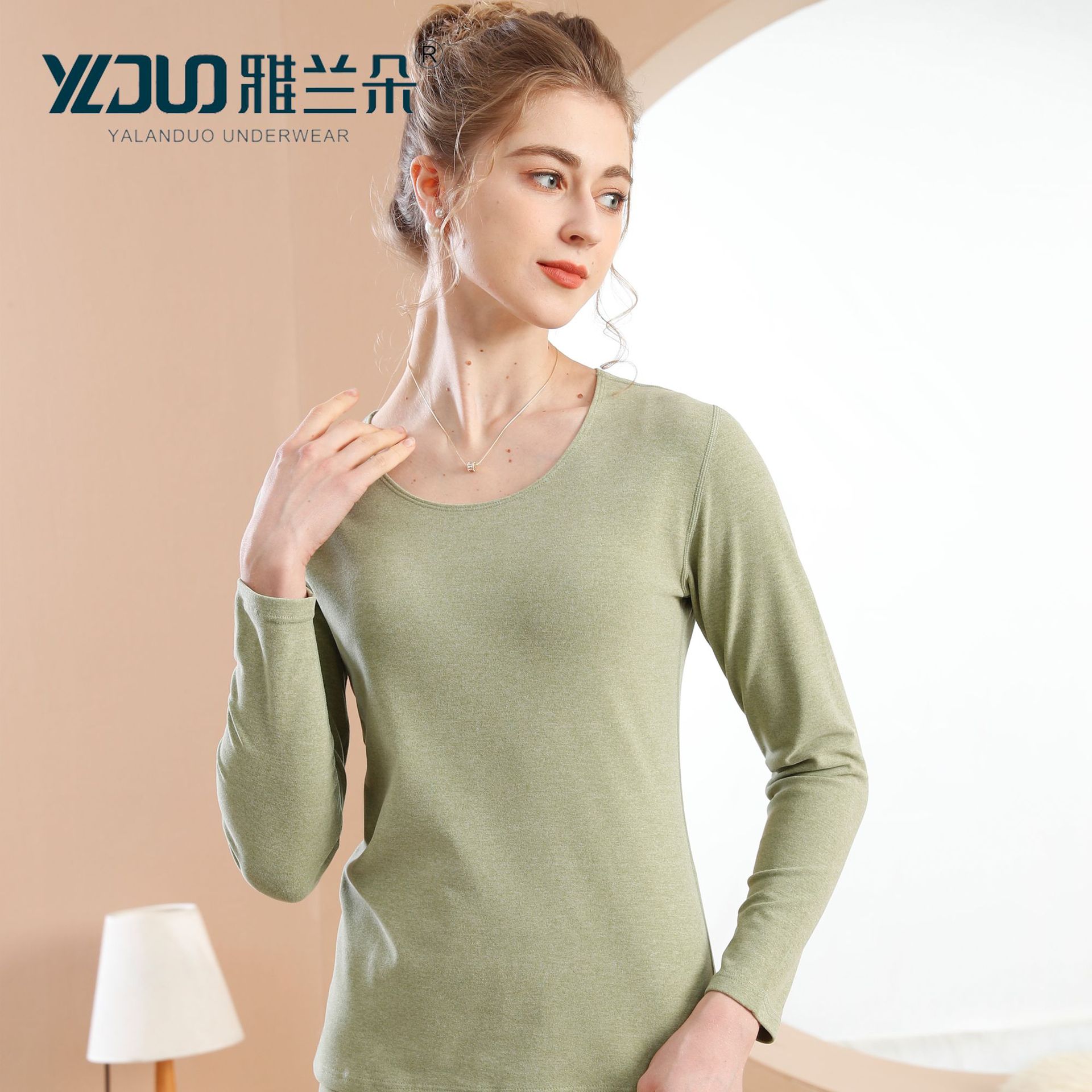 雅蘭朵秋冬新款女士圓領(lǐng)保暖內(nèi)衣無痕發(fā)熱抑菌AB面保暖套裝8210