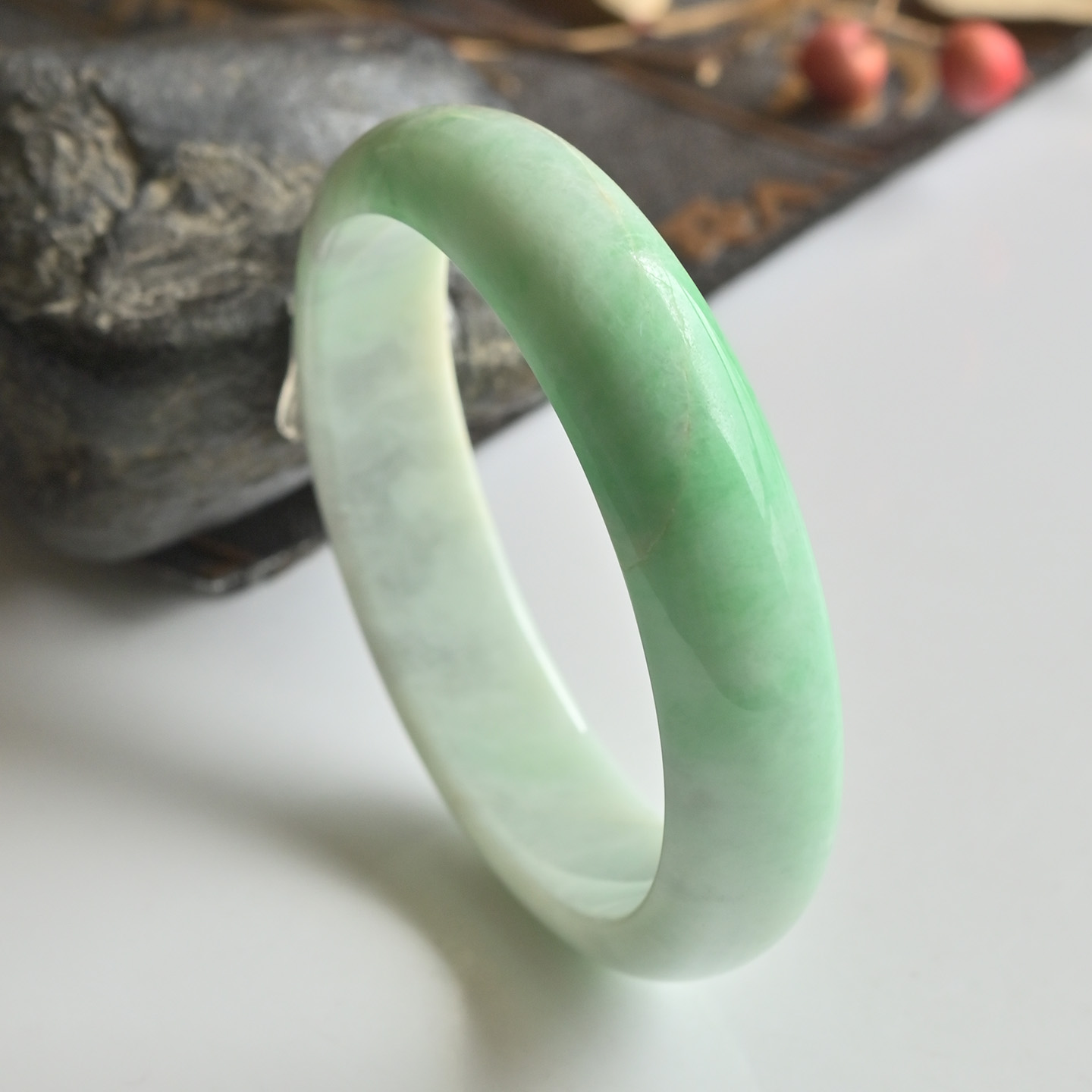 清仓天然A货翡翠手镯糯种阳绿玉镯子女51.3缅甸玉手镯一物一图