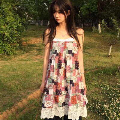 蕾丝拼接宽松款吊带中长裙