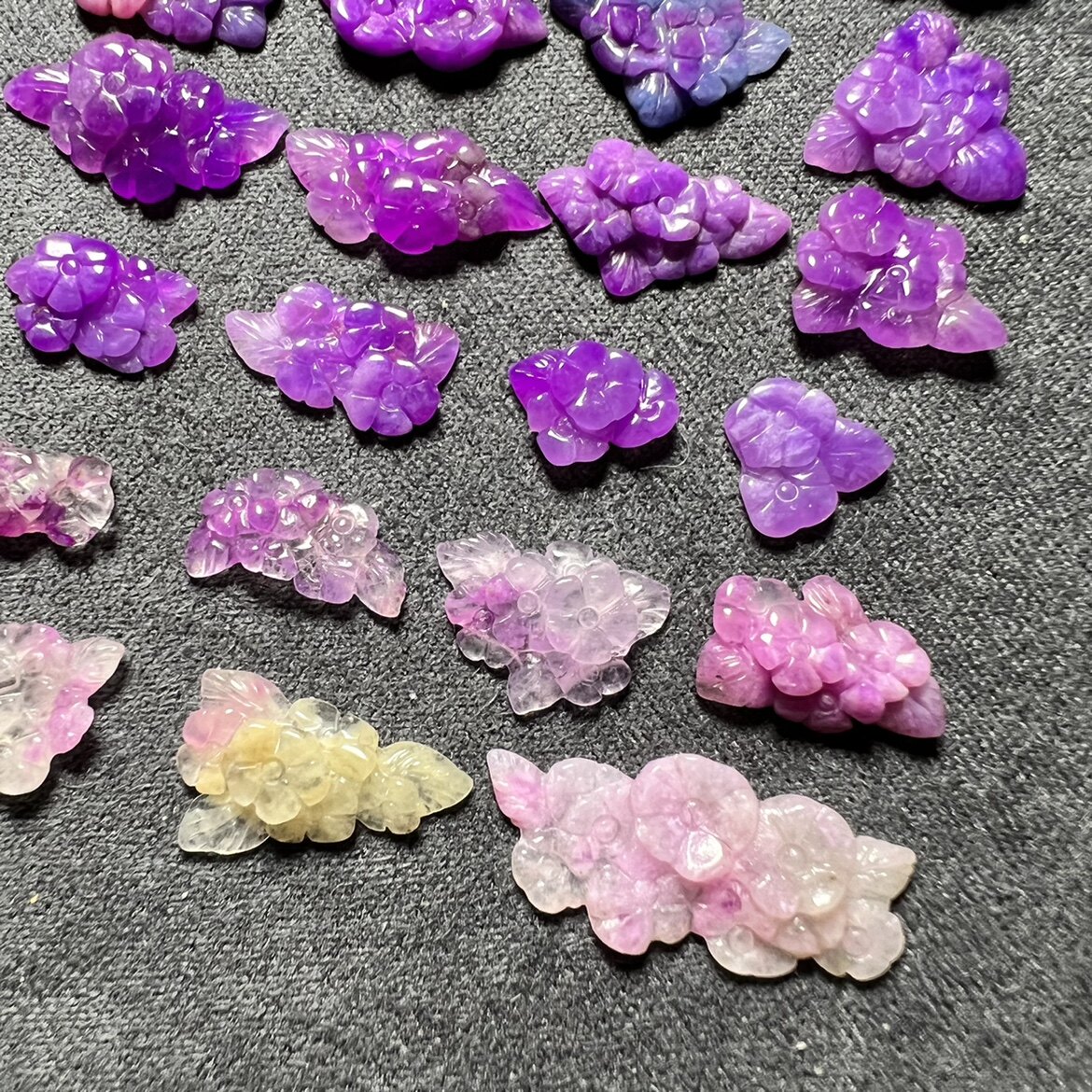 舒俱来花簇 苏纪石绣球花雕刻 锁骨链吊坠手镯 樱花皇家紫玉化