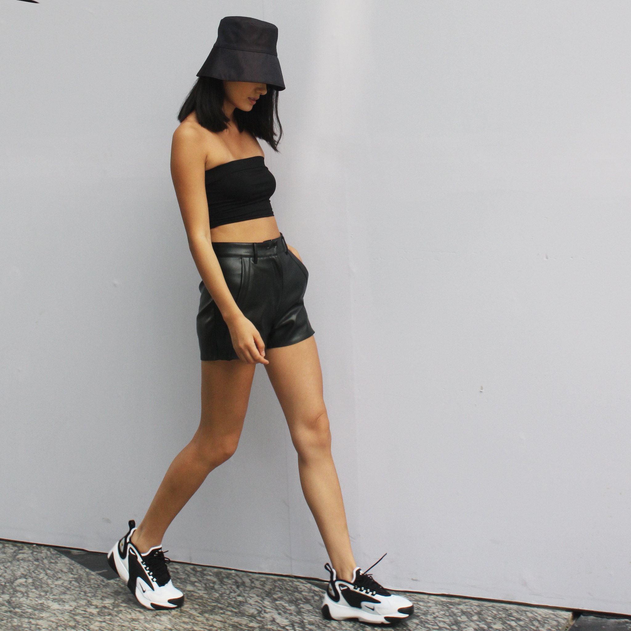 WELLBOUTIQUE  长腿利器百搭高腰修身显瘦包臀A字皮短裤休闲裤女在类目 女装/女士精品, 裤子, 休闲裤中 - 来自Buy2taobao.com提供专业的淘宝代购服务