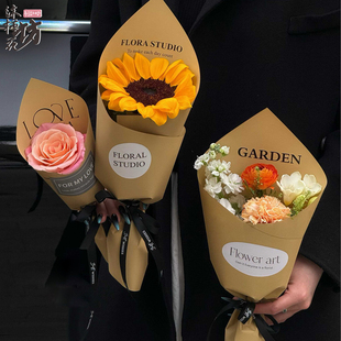 新品尖尖角防水网红纸opp膜情人节小花束英文简约鲜花包装纸材料