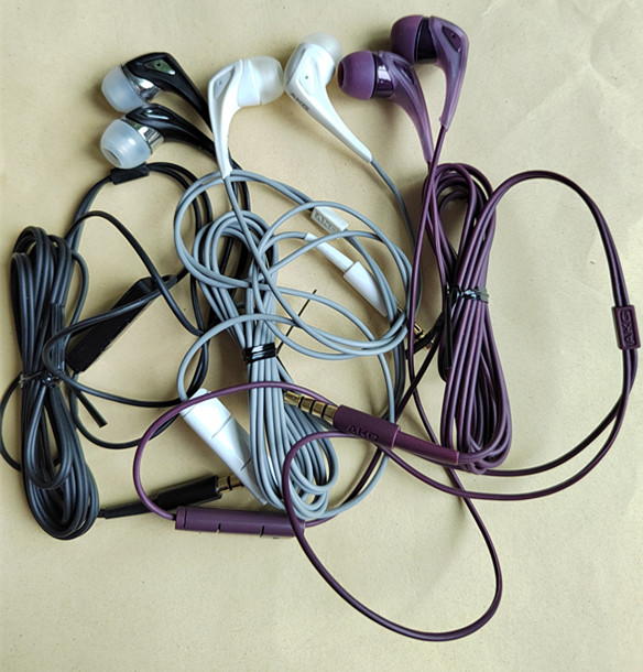 AKG／爱科技K350线控带麦入耳式有线高还原人声音乐耳机