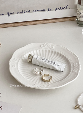 欧式复古白色浮雕陶瓷收纳盘桌面首饰展示盘香薰香水杂物置物托盘