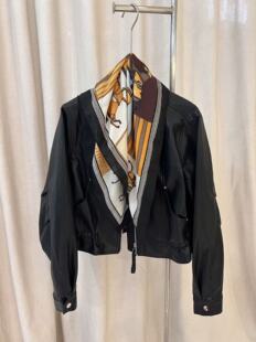 夹克上衣潮 欧货女装 配丝巾蛋白皮PU皮衣外套女欧洲站2026春装 新款