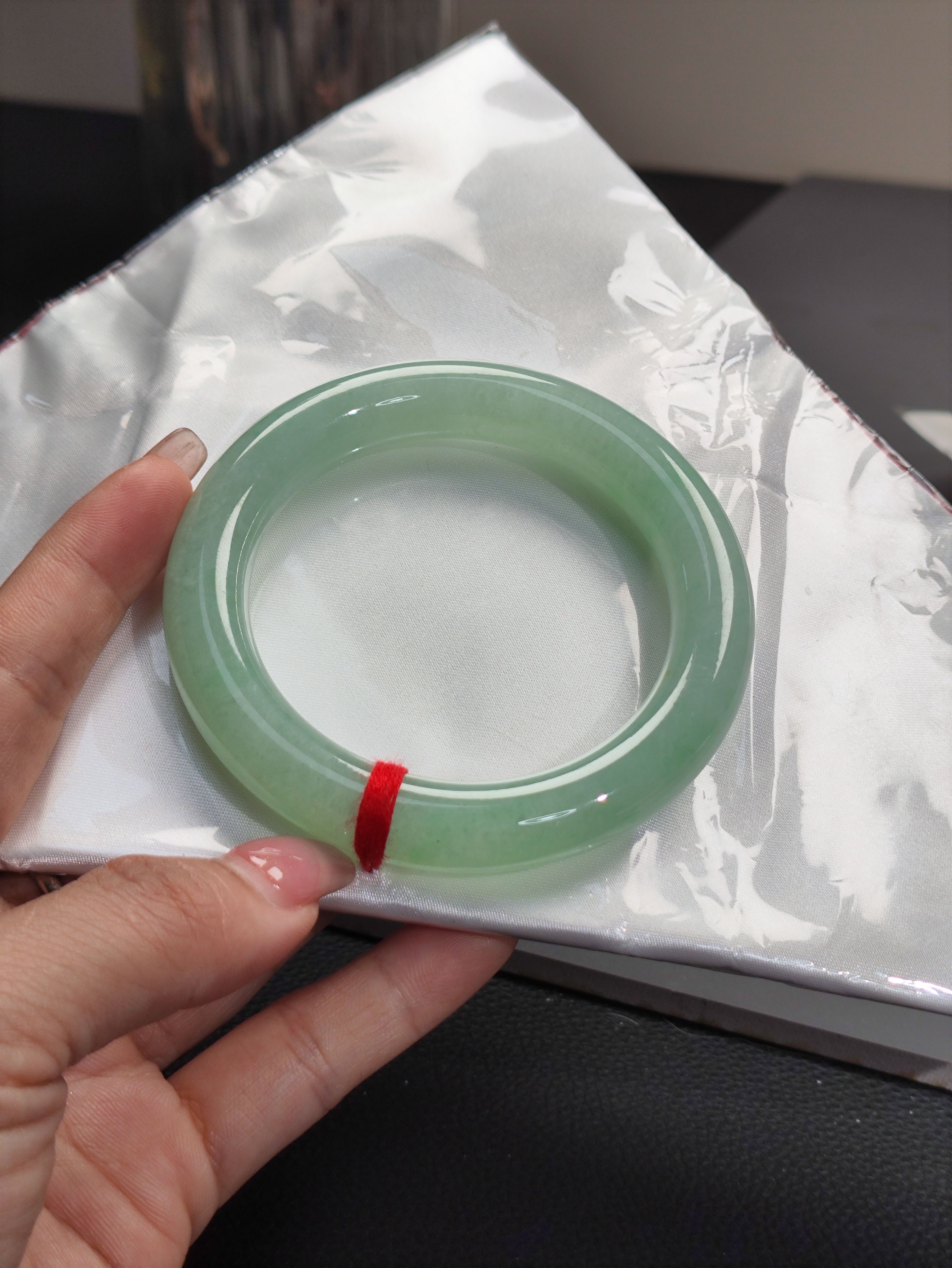 缅甸翡翠手镯冰种玉手镯浅绿玉镯子女款阳绿玉镯真玉镯带证书