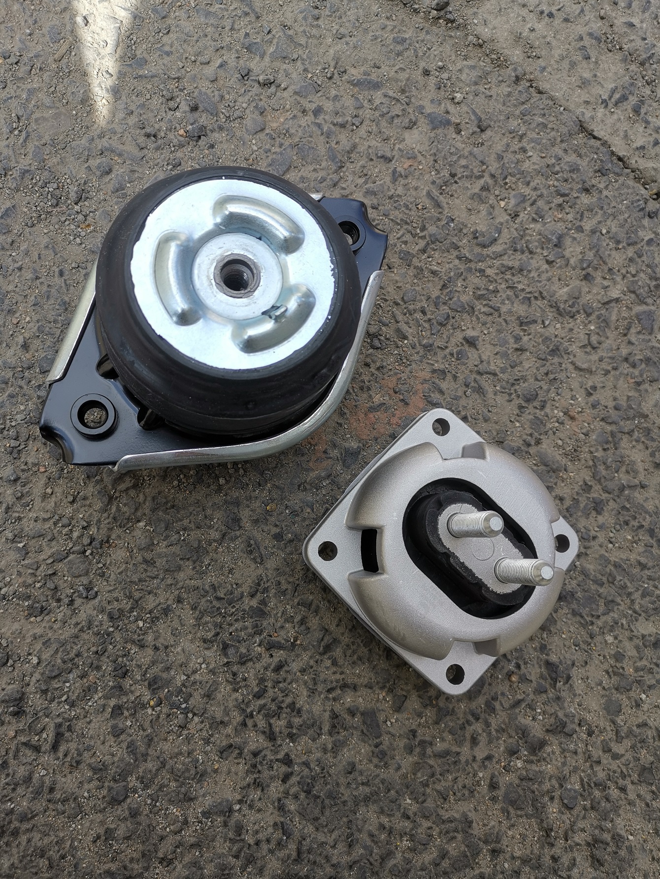 适用奔驰R350 W251 W164 GL350 ML300 ML350发动机机脚胶波箱胶垫