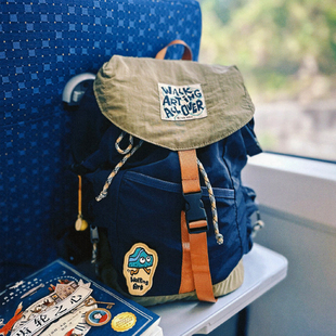 Walking Art新款儿童防水背包肩带加长基础款成人书包撞色旅行包