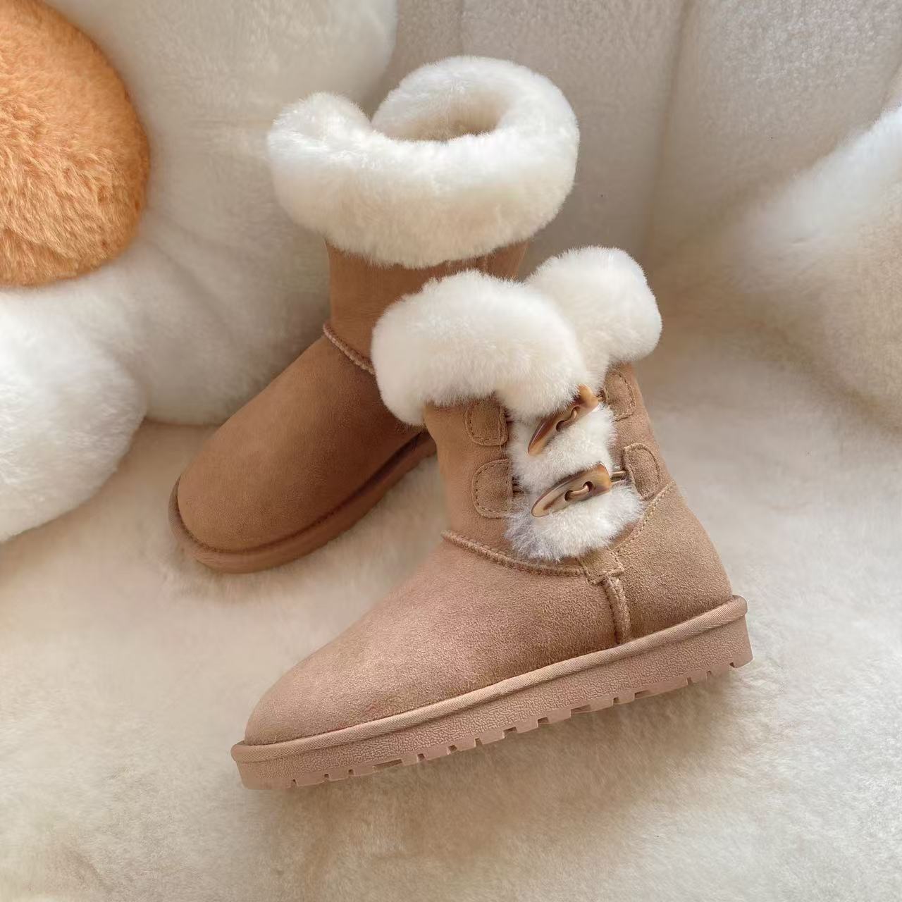 期待冬天  中筒双粒扣 羊皮羊毛一体雪地靴