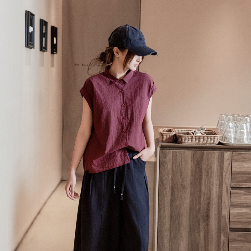 酒红色小衬衫领宽松无袖时尚衬衣女皱感棉质透气薄款上衣女洋气