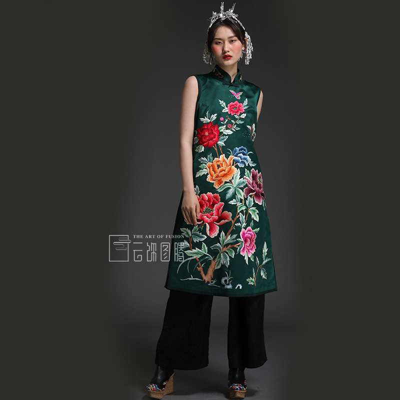 云饰图腾原创设计女装连衣裙民族风刺绣牡丹连衣裙中式宽松版女裙