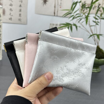 新款国风超纤收纳包零钱包弹簧口卡包简约钥匙包自动闭合耳机包