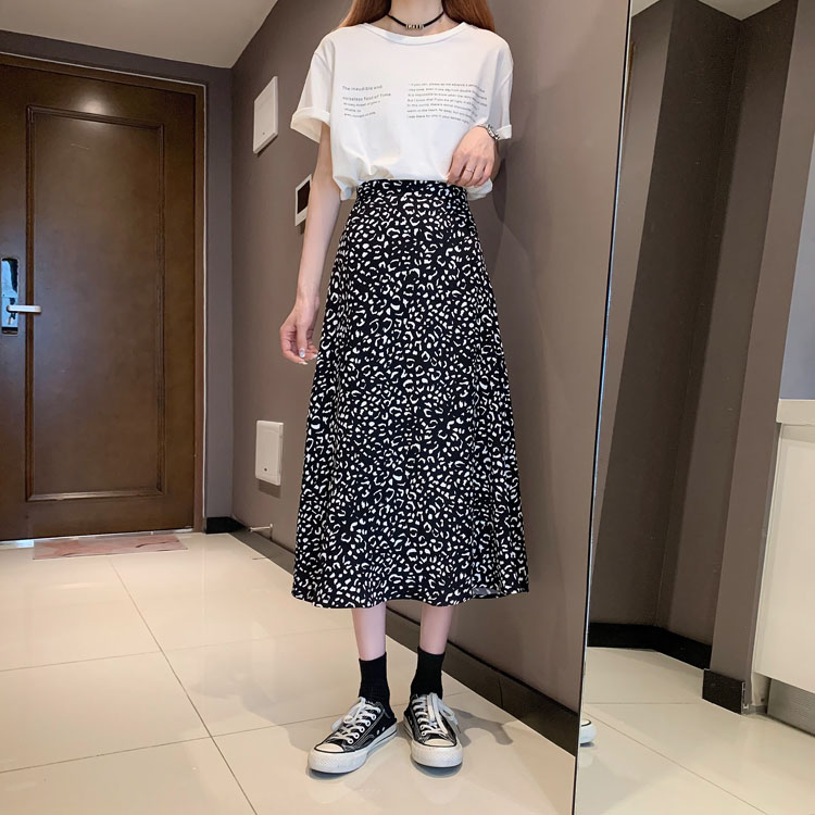 Real price ~ 2021 new Korean high waisted slim versatile leopard print medium length A-line skirt women's umbrella skirt