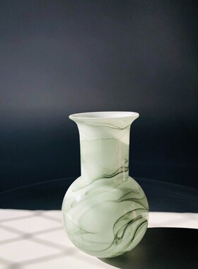 丝瓜绿色云雾圆肚花器！ 尺寸高25口径8肚经16