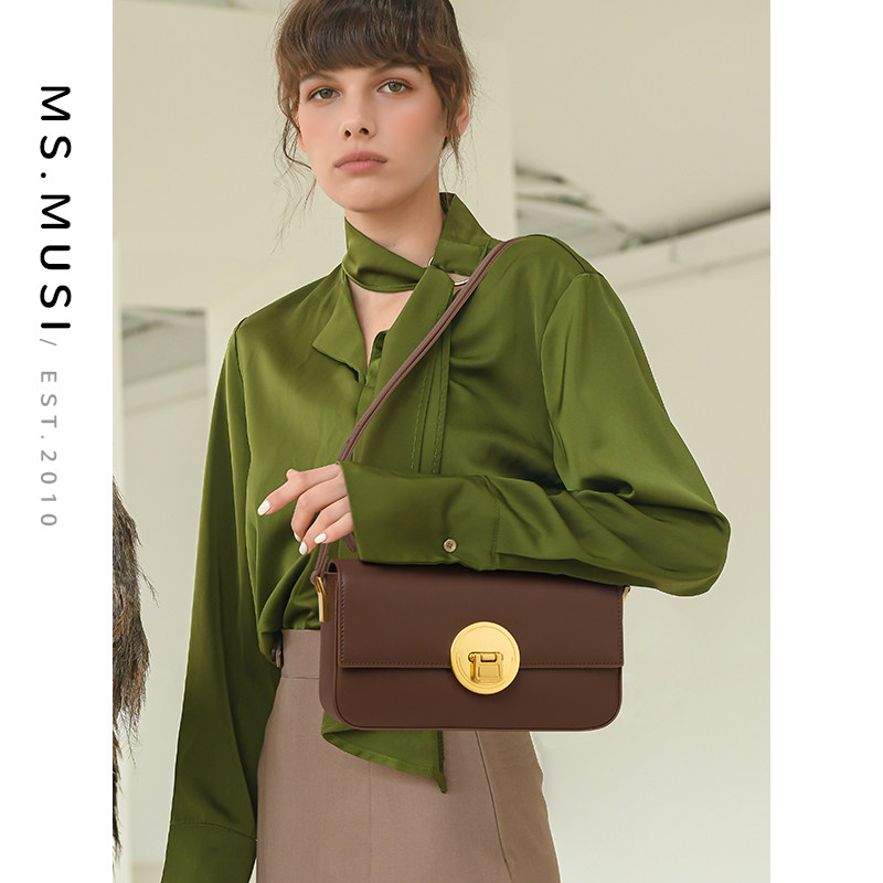 暮思小姐包包2021年秋冬新款女包百搭单肩包斜挎小方包真皮豆腐包