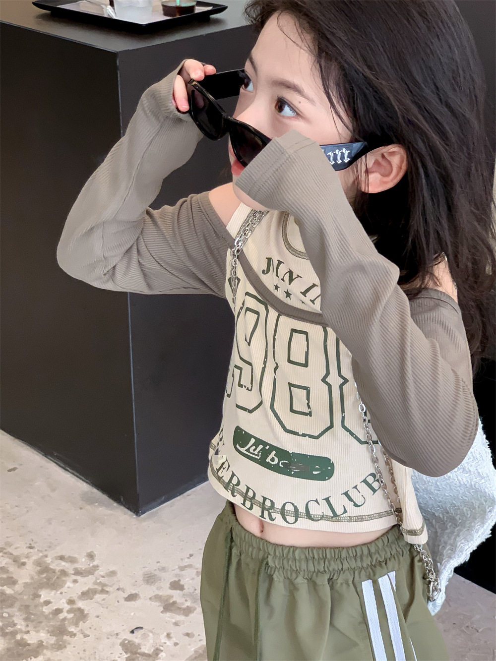 童T恤2025秋季童装女童个性落肩字母印花t恤衫儿童长袖打底衫上衣