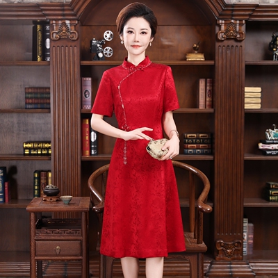 妈妈改良旗袍裙喜婆婆敬酒