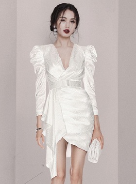 欧美性感V领白色礼服轻奢小众高端级气质名媛晚宴年会收腰连衣裙