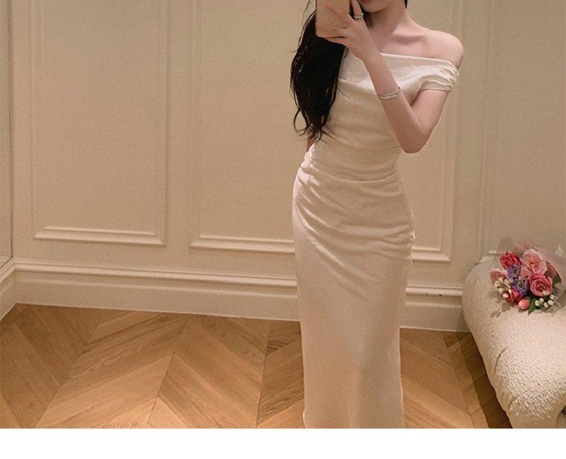 欧美性感一字领露肩背礼服轻奢小众高端级气质名媛收腰包臀连衣裙