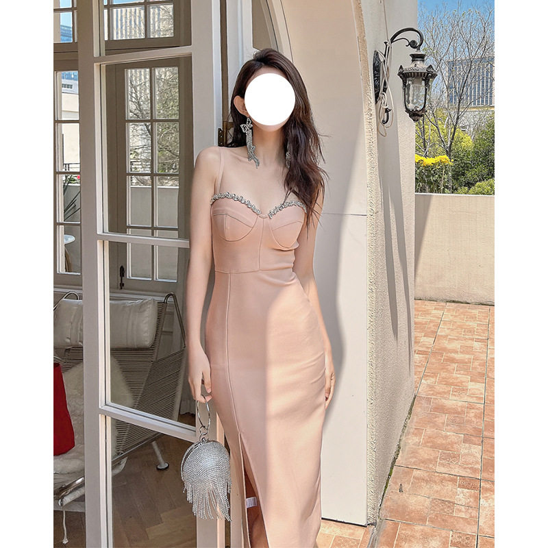 欧美性感吊带露背礼服轻奢小众高端级名媛气质收腰开叉绷带连衣裙