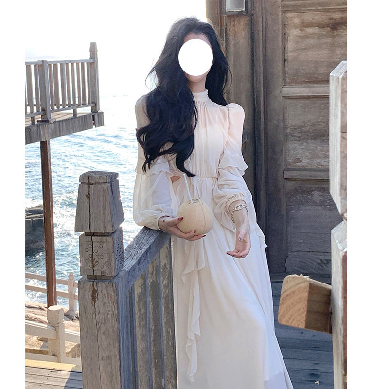 法式复古圆领白色礼服女轻奢小众高端级名媛气质收腰荷叶边连衣裙