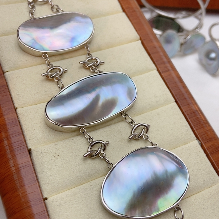 夸张超大海水马贝，纯银包边手镯，纯银