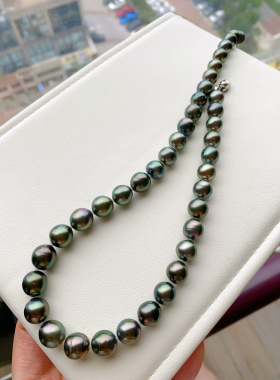孔雀绿色大溪地海水珠项链8-10，油亮特强光基本正圆微微瑕