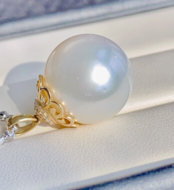 大澳白吊坠正圆极光16.7mm，14K金吊坠，大气高级丝绸质感