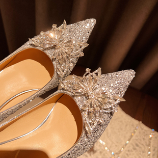 高跟鞋女2023年夏季新款细跟尖头法式水钻蝴蝶水晶新娘婚鞋主婚纱