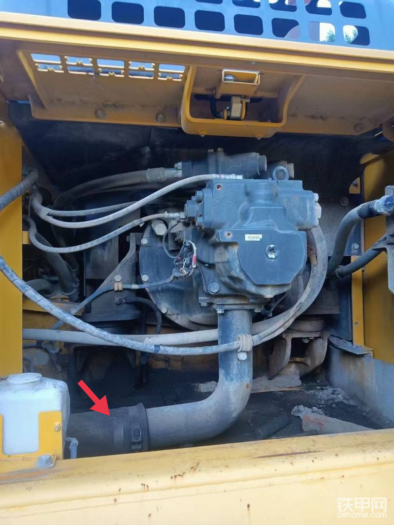 小松卡特日立神钢沃尔沃三一徐工液压泵油箱上油管