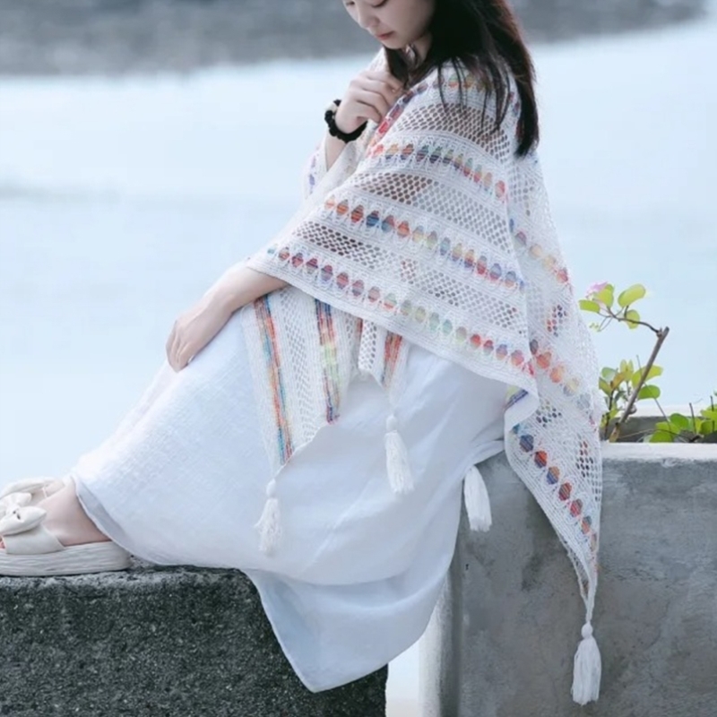 云南民族风披肩女夏季防晒披风外搭旅游拍照沙滩度假围巾2025新款