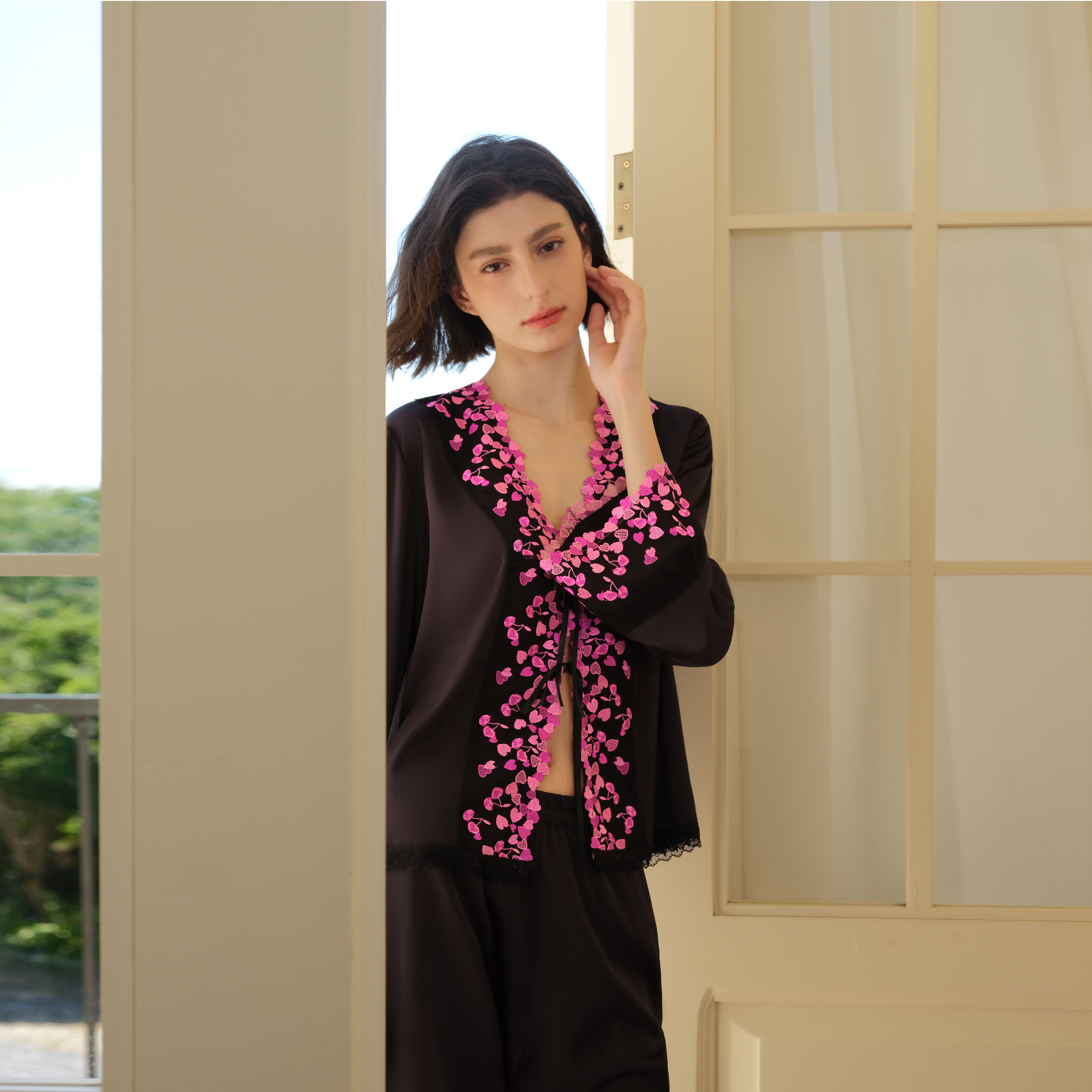 NT新款春秋薄款缎面性感蕾丝睡衣女士丝质长袖裤家居服两件套装