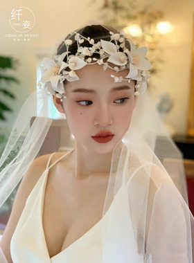 白色结婚礼服领证减龄新娘头饰