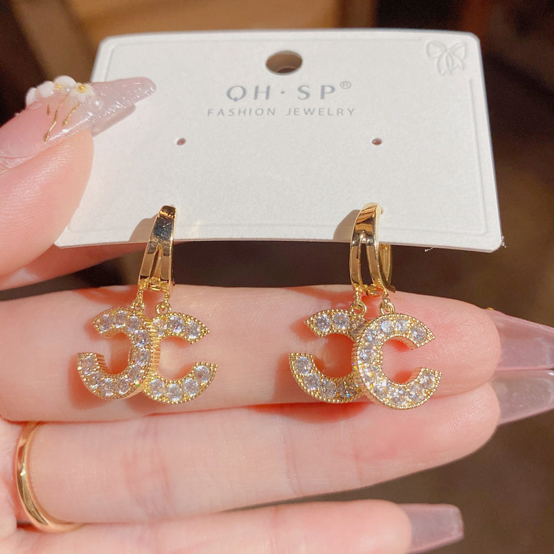 微镶锆石交叉C字母耳扣 小香风气质时尚精致名媛经典耳坠耳环,饰品/流行首饰/时尚饰品新,耳环,淘宝优惠券,粉丝福利购,淘宝优惠卷