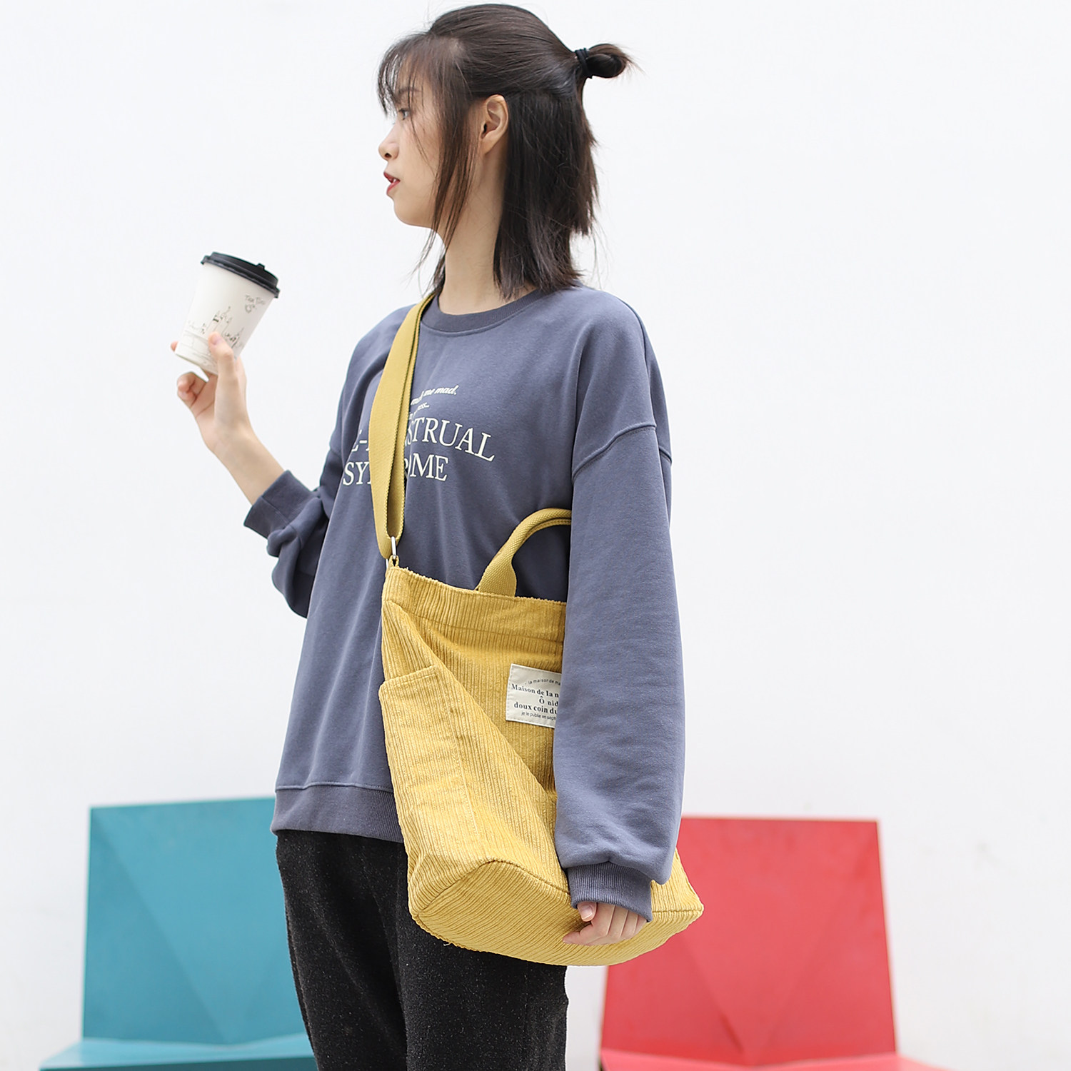 复古灯芯绒水桶包ins女百搭斜挎包字母帆布手提大包单肩购物布袋