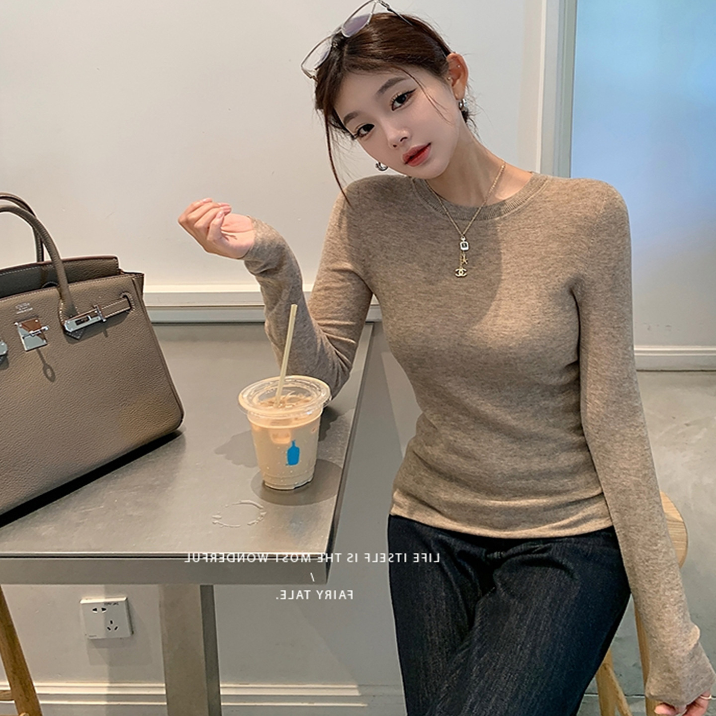 “奢柔裸感”日本三醋酸羊绒莱赛尔 18针无缝一体成型圆领打底衫