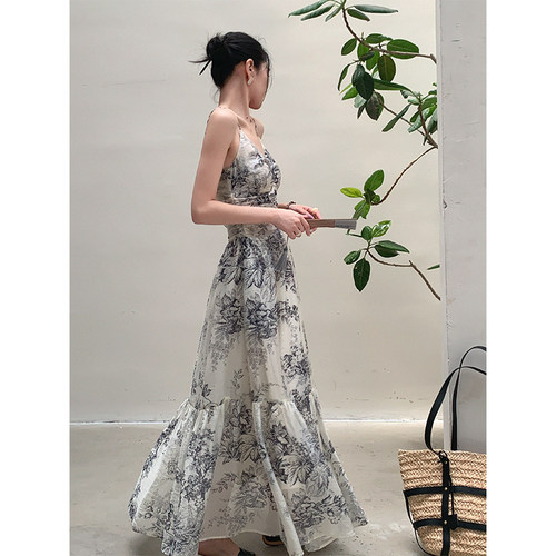 JWUNIQUE酒窝定制连衣裙新品