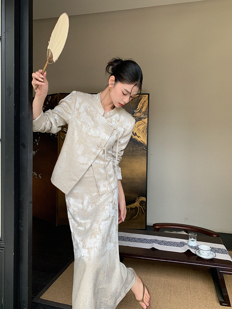 JWUNIQUE 살구 여성을위한 새로운 중국 스타일의 투피스 양복 가을 2024 새로운 국가 스타일 탑 하이 웨스트 스커트