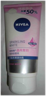 请慎！妮维雅晶纯皙白（焕亮）泡沫洁面乳150g女补水包装随机超期