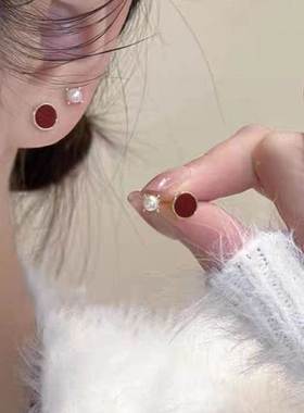 Vintage red round earrings with a light luxury feel覆古耳针