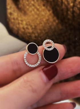 Women's earrings Asymmetrical Round Hollow Round Black Stud