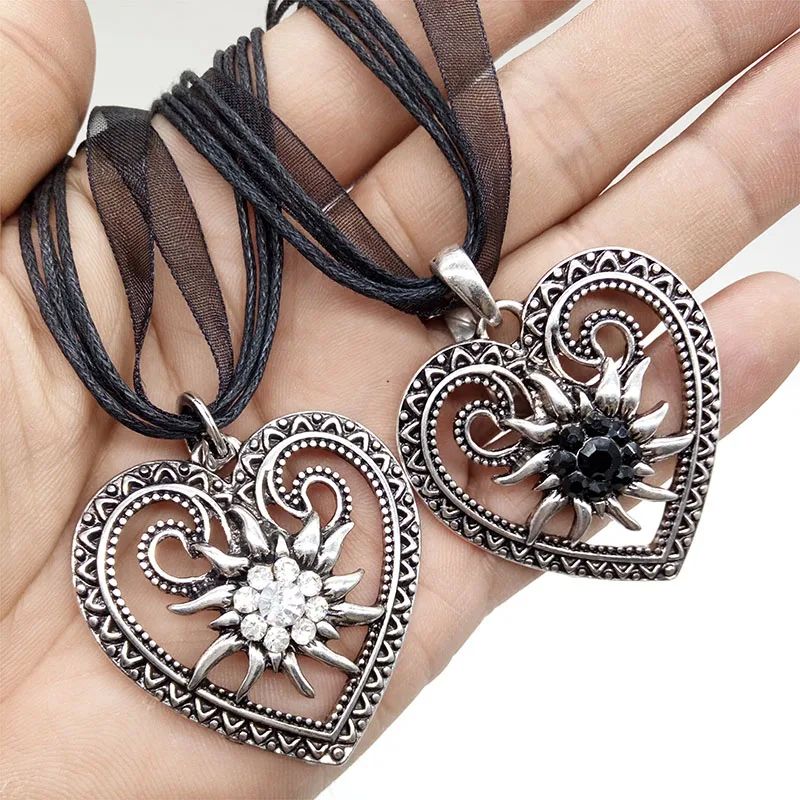 New Vintage Heart Edelweiss Flowers Necklace Organza Ribbon