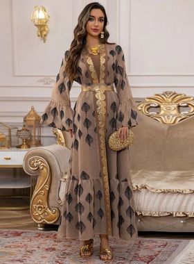 Elegan Middle Easern  Dubai Kafan Dress wih Embroidered Ne S