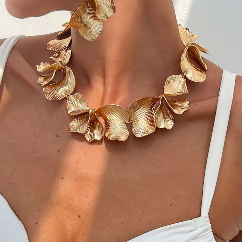 Elegant Ginkgo Leaves Half Flower Choker Necklace for Women