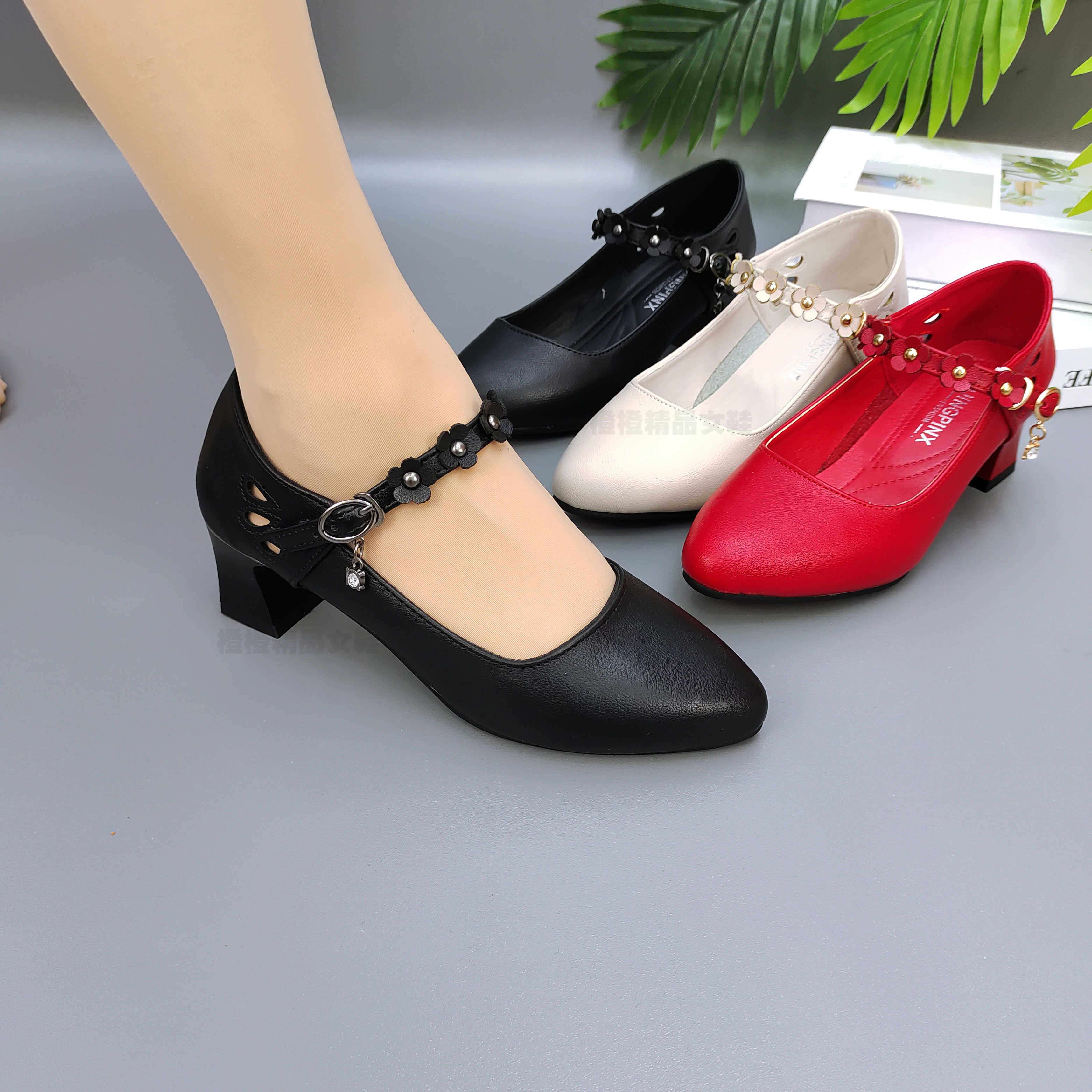 高跟单鞋女2025春秋新款中年女士软底皮鞋粗跟舒适浅口女尖头鞋子,女鞋,浅口单鞋,淘宝优惠券,粉丝福利购,淘宝优惠卷