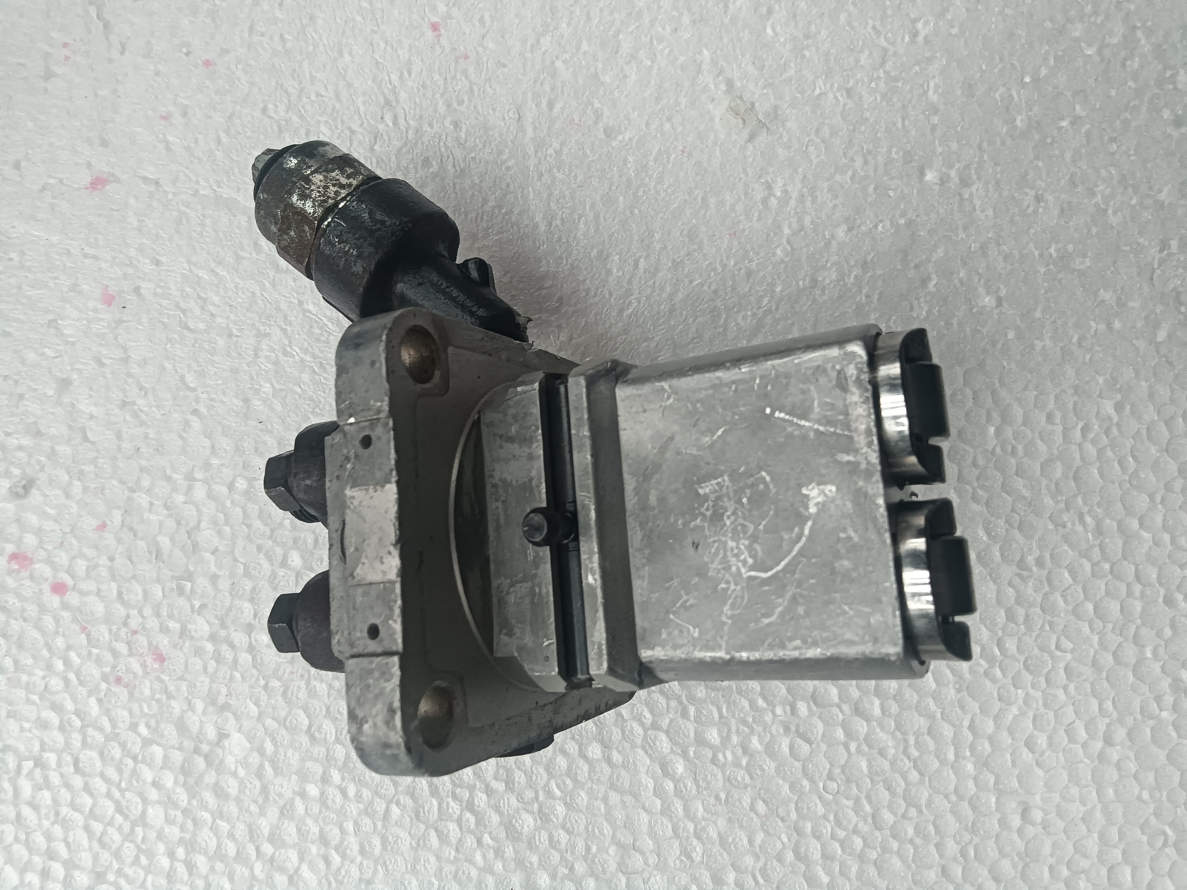 柴油双缸发动机油泵总成 2v88f柴油油泵 双缸电池阀油泵总成