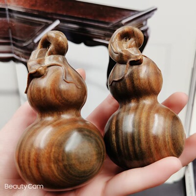 绿檀木葫芦手把件 文玩雕刻摆件 挂件 4.8×8.5cm 中式木质工艺品