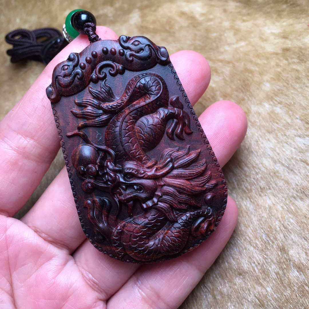 海南黄花梨木雕十二生肖龙牌龙戏珠项链吊坠木质精雕龙牌车挂件