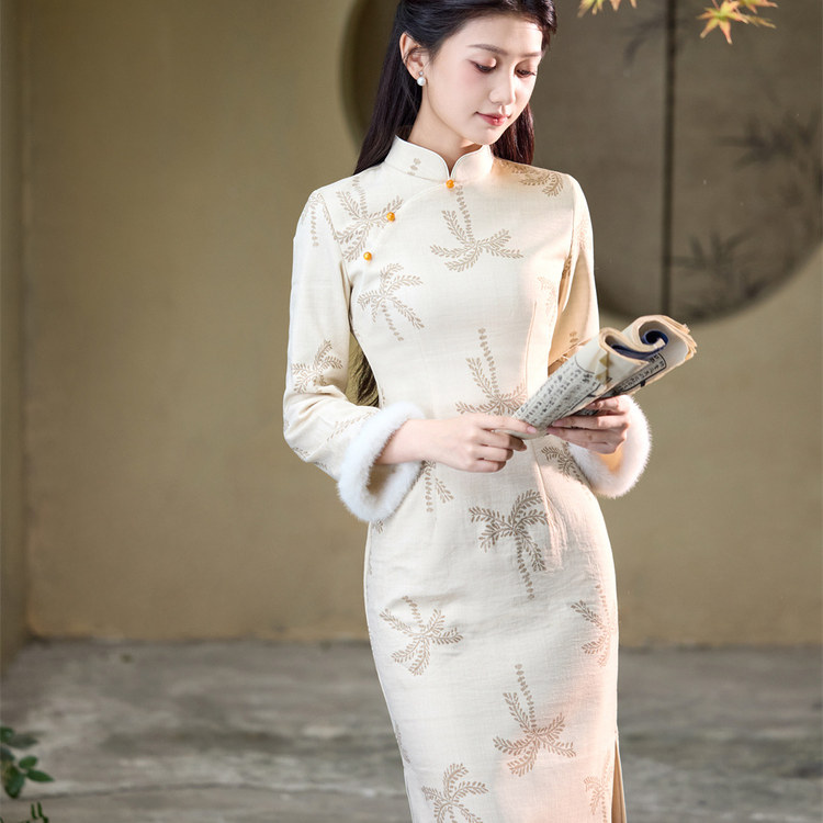 新中式改良旗袍冬装2025新款秋冬日常可穿素雅年轻款显瘦小个子款