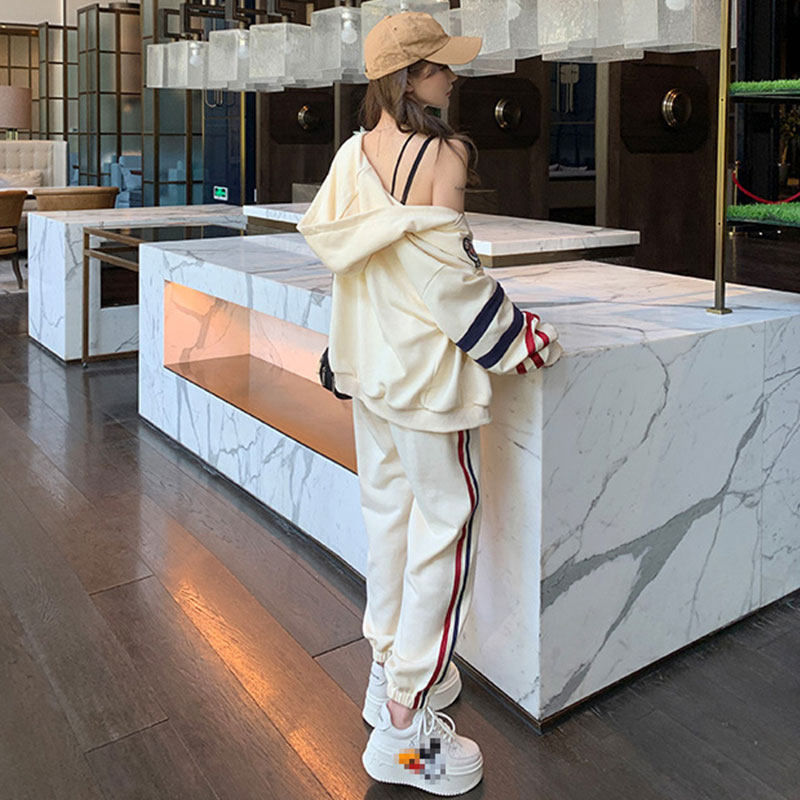 여성을 위한 캐주얼 스포츠 정장 봄 가을 2024 새로운 스타일의 패셔너블하고 연령을 줄이는 슬리밍 스웨트 셔츠 러닝 투피스 트렌디 세트